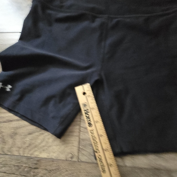 Under Armour Compression Womens Medium Black Shorts - Picture 3 of 6